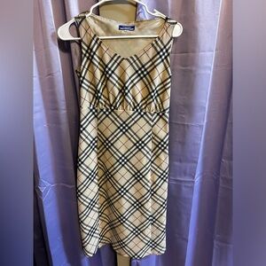 Blue Label Burberry shift dress!Size 38 Japanese sizing, equivalent to a 0-2 US!